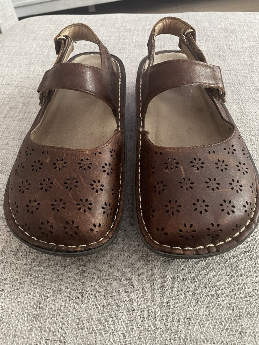 AlegriaJemma Mary Jane Clog Shoes Brown Floral Perforated EU 37 / US 6.5-7